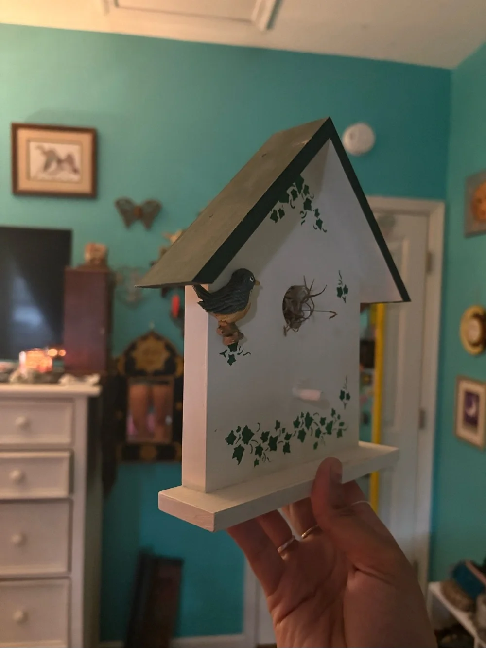 1999 Vintage Hand-Made/Painted White & Green Wooden Birdhouse Hanging Wall Decor